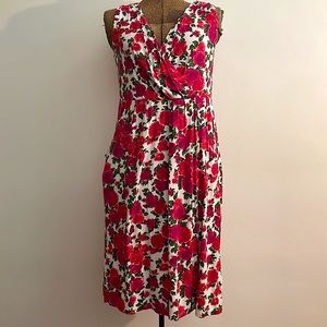 GARNET HILL Roses GREEN COTTON Knit Dress FLATTERING EASY Fit NWOT
GARDEN Party